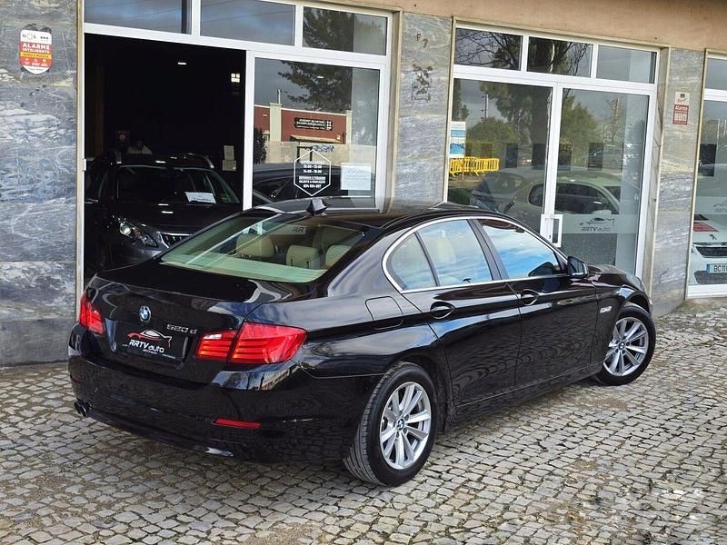 Usado BMW 520 Luxury Line 184 HP (135 kW) 2011 Preto Sedan