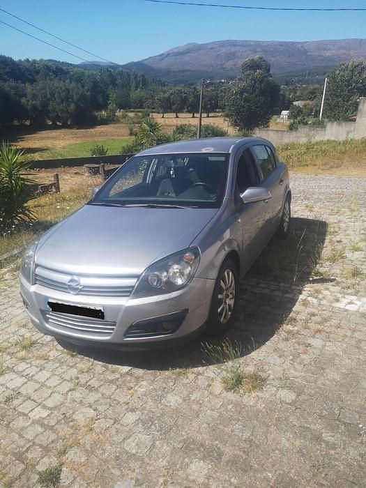 Usado 2005 Opel Astra Sedan | € 3.000 (Preço justo) - Imagem 1/4