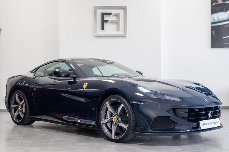 Azul Usado 2023 Ferrari Portofino Cabrios | € 254.800 - Imagem 1/4