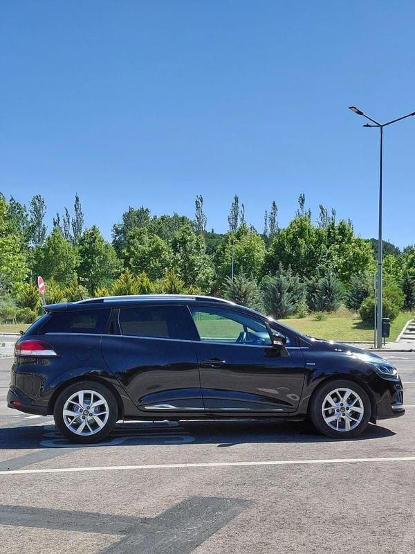 Preto Usado 2020 Renault Clio GrandTour LIMITED Carrinha | € 12.990 (Preço justo) - Imagem 1/4