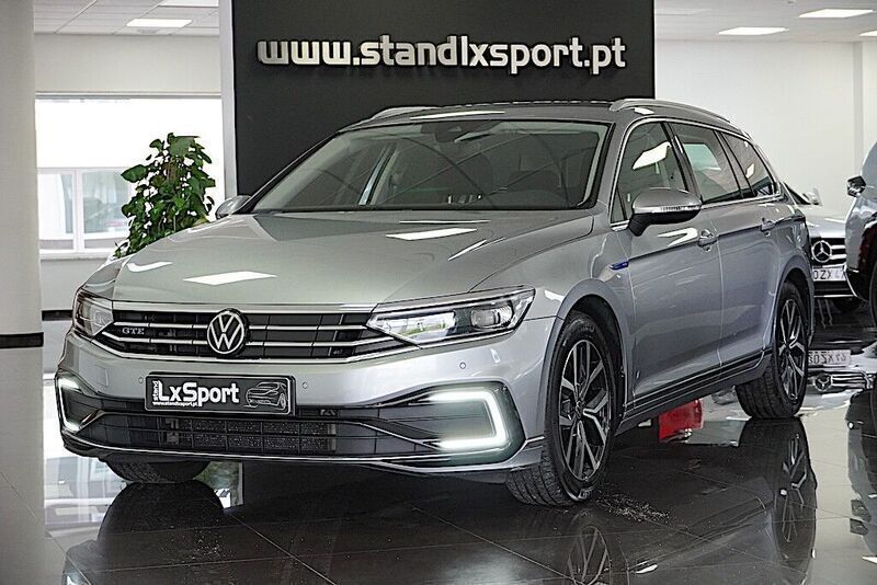 Cinza Usado 2022 VW Passat GTE Sedan | € 26.990 (Preço elevado) - Imagem 1/4