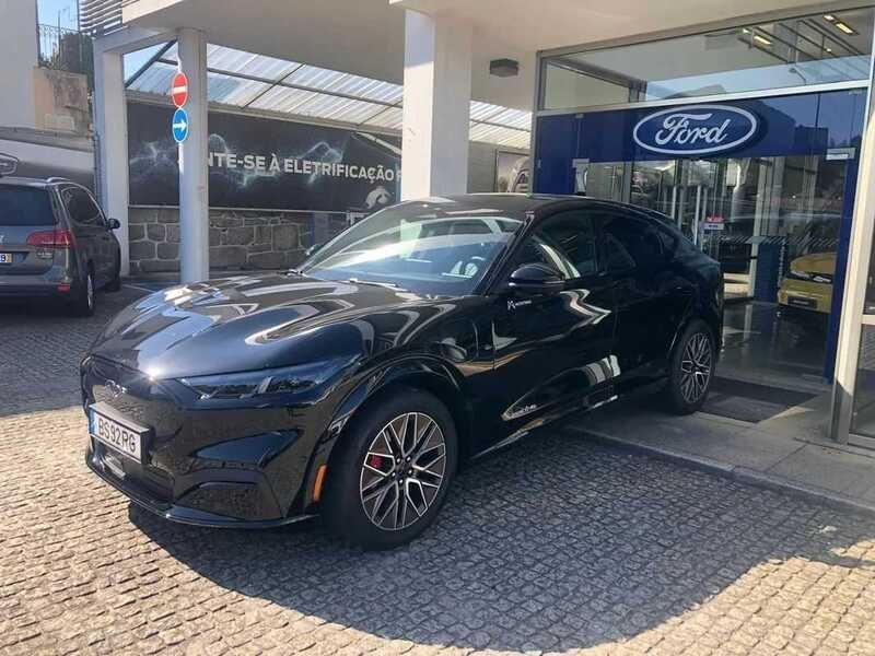 Preto Novo 2025 Ford Mustang Mach-E Premium SUV | € 51.900 (Preço justo) - Imagem 1/4