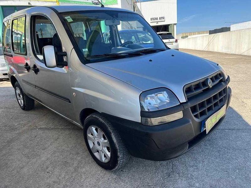 Usado Fiat Doblò 70 HP (51 kW) 2005 Cinzento Monovolume