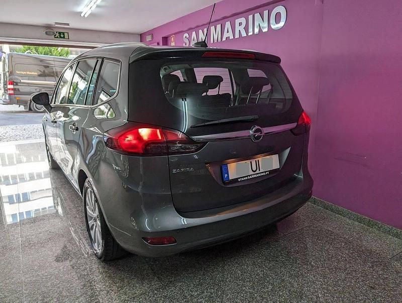 Cinzento Usado 2018 Opel Zafira Monovolume | € 15.900 (Preço justo) - Imagem 1/1