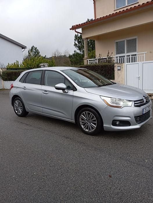 Usado Citroën C4 120 HP (88 kW) 2010 Sedan