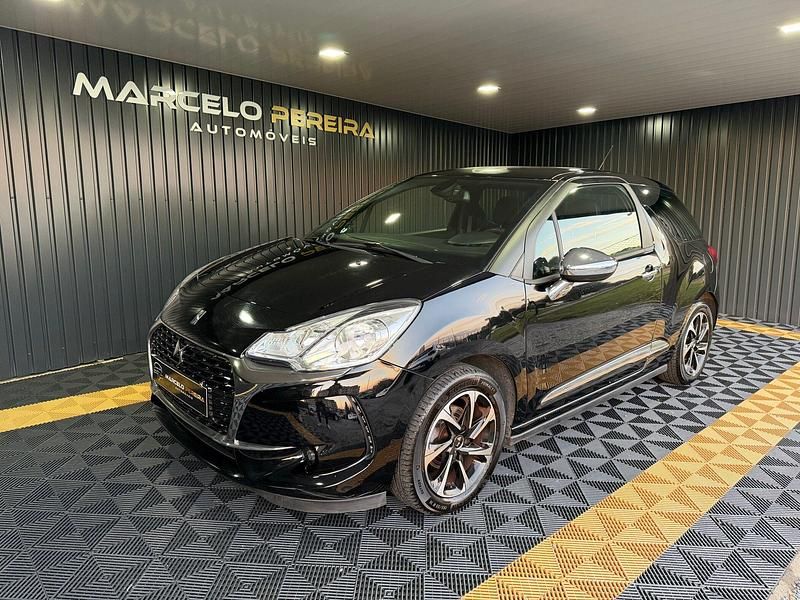 Usado DS Automobiles DS3 So Chic 110 HP (80 kW) 2019 Preto Citadino