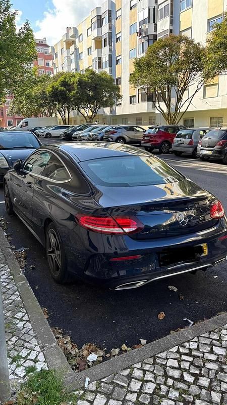 Azul Usado 2019 Mercedes C200 Coupé | € 28.500 - Imagem 1/4