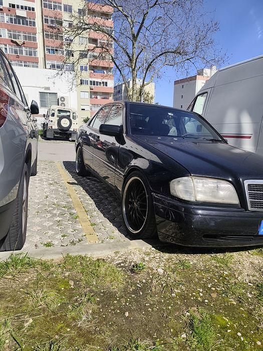 Usado Mercedes C250 150 HP (110 kW) 1997 Sedan