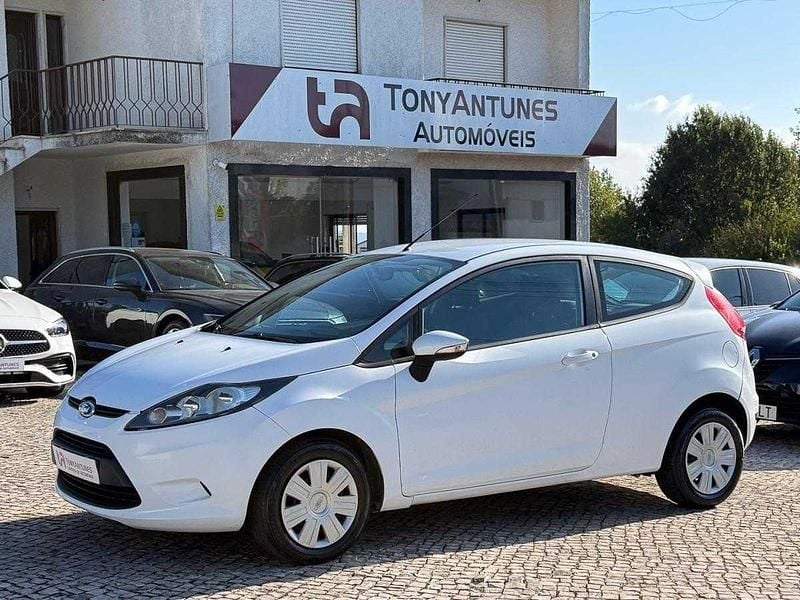 Branco Usado 2010 Ford Fiesta Citadino | € 6.900 (Preço elevado) - Imagem 1/4