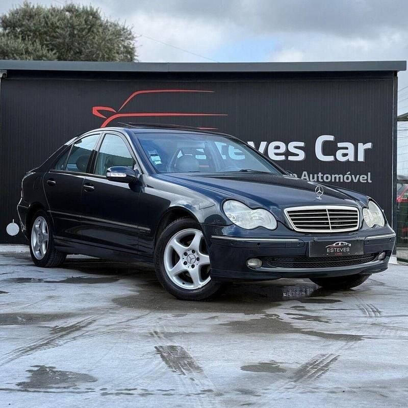 Usado Mercedes C180 Avantgarde 143 HP (105 kW) 2003 Azul Sedan