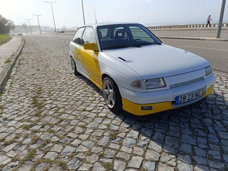 Usado Opel Astra 150 HP (110 kW) 1991