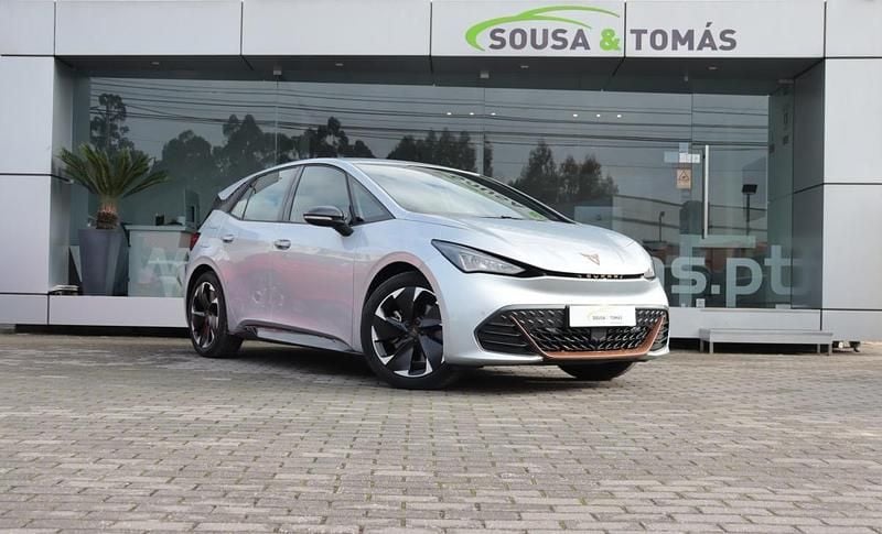 Cinzento Usado 2023 Cupra Born Citadino | € 26.900 (Super Preço) - Imagem 1/4