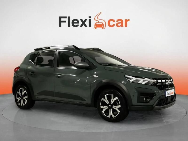 Verde Usado 2023 Dacia Sandero Expression Citadino | € 16.290 (Preço justo) - Imagem 1/4