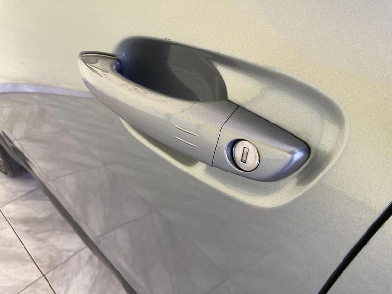 Usado Citroën C4 Cactus 102 HP (75 kW) 2020 Cinzento Citadino