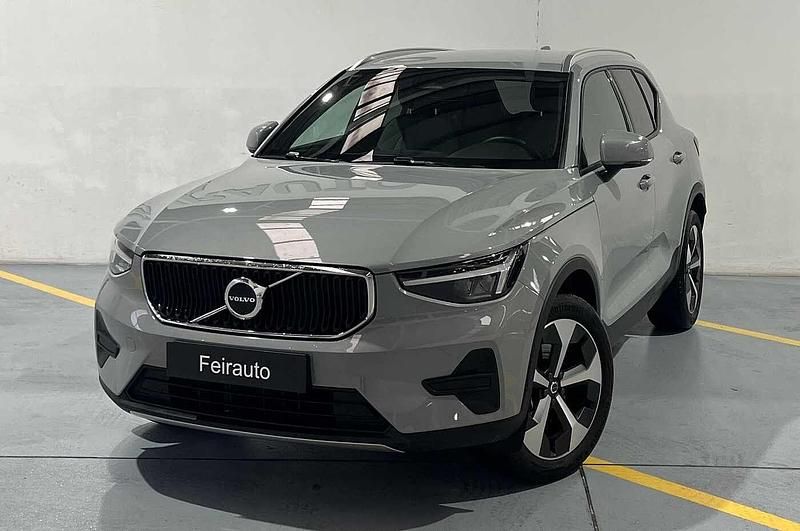 Prateado Usado 2026 Volvo XC40 SUV | € 37.500 - Imagem 1/4
