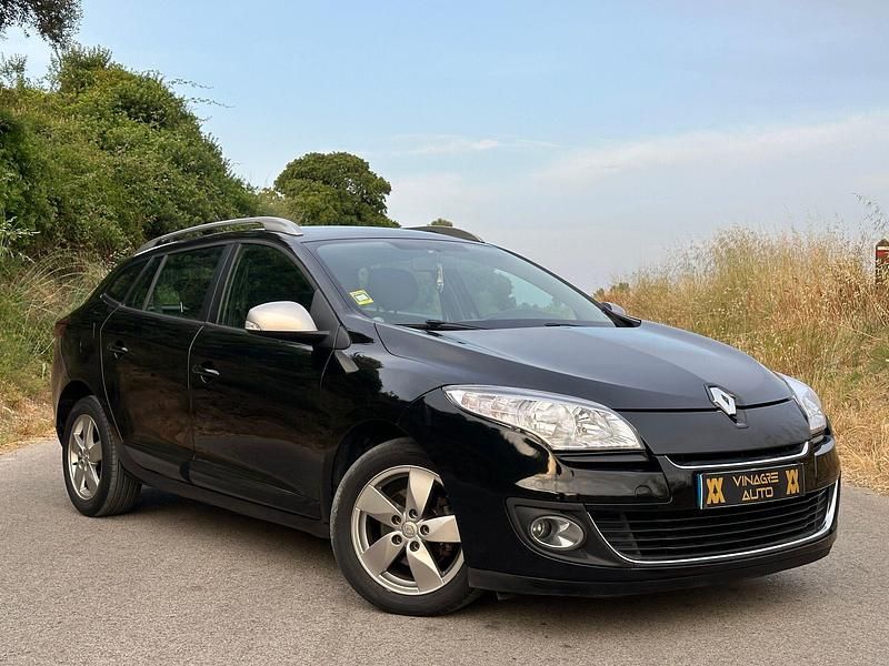 Preto Usado 2012 Renault Mégane GrandTour Dynamique Carrinha | € 10.890 - Imagem 1/4