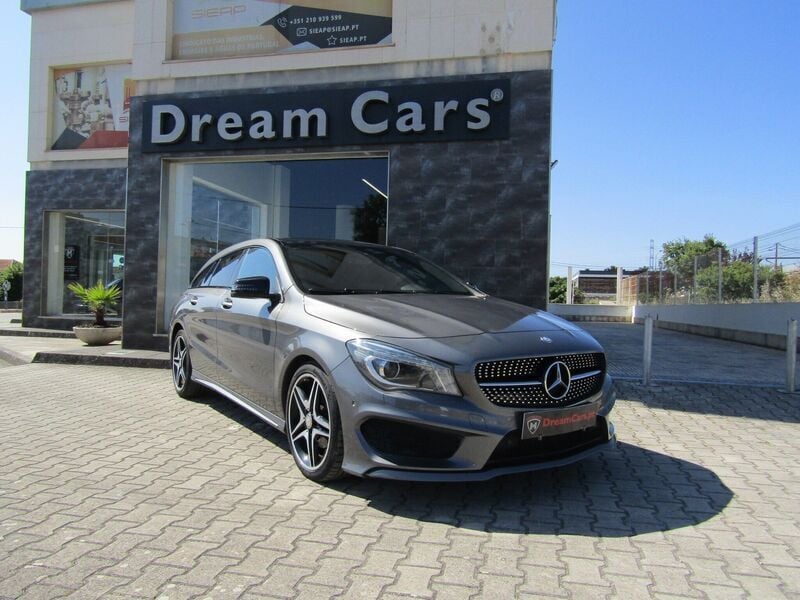 Cinza Usado 2016 Mercedes CLA200 AMG line Carrinha | € 21.999 - Imagem 1/4
