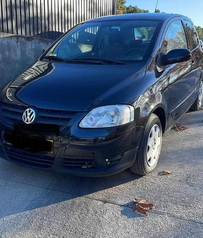 Preto Usado 2010 VW Fox Citadino | € 4.500 - Imagem 1/4