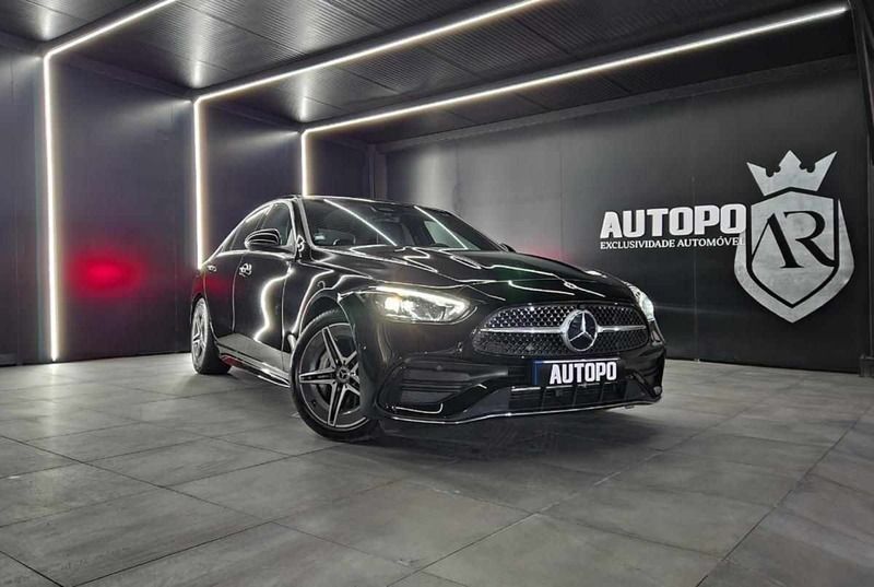 Preto Usado 2021 Mercedes C200 Sedan | € 42.900 - Imagem 1/4