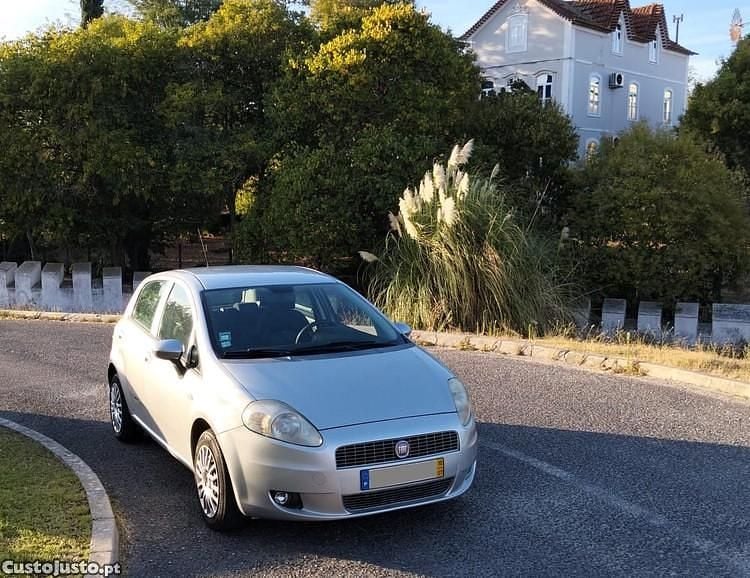 Cinza Usado 2010 Fiat Punto Active Citadino | € 3.500 (Preço justo) - Imagem 1/1