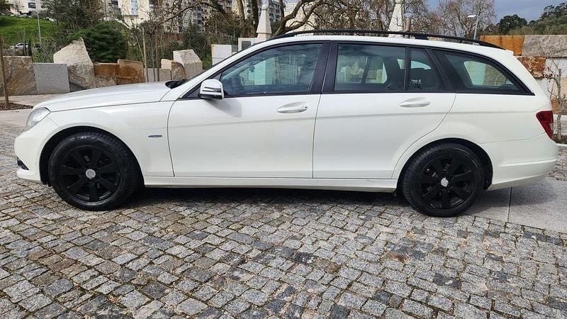 Usado Mercedes C200 136 HP (100 kW) 2012 Carrinha
