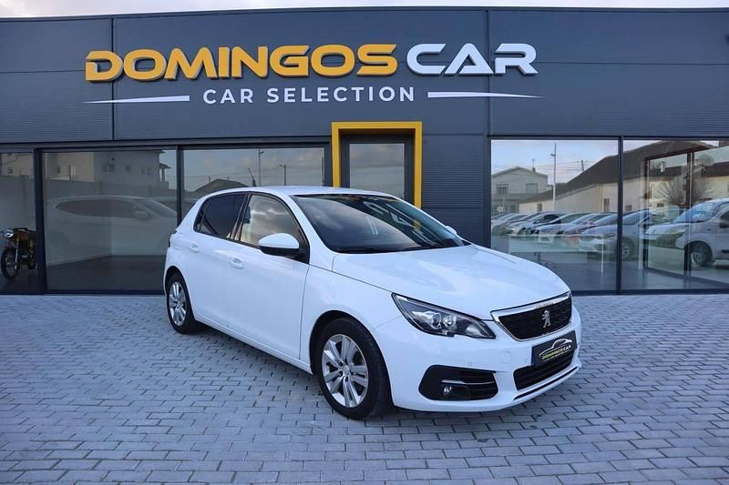 Branco Usado 2018 Peugeot 308 Style Citadino | € 14.000 (Preço justo) - Imagem 1/4