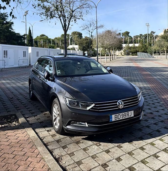 Usado 2018 VW Passat Comfortline Carrinha | € 16.499 - Imagem 1/4