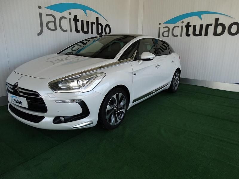 Usado DS Automobiles DS5 163 HP (119 kW) 2013 Branco
