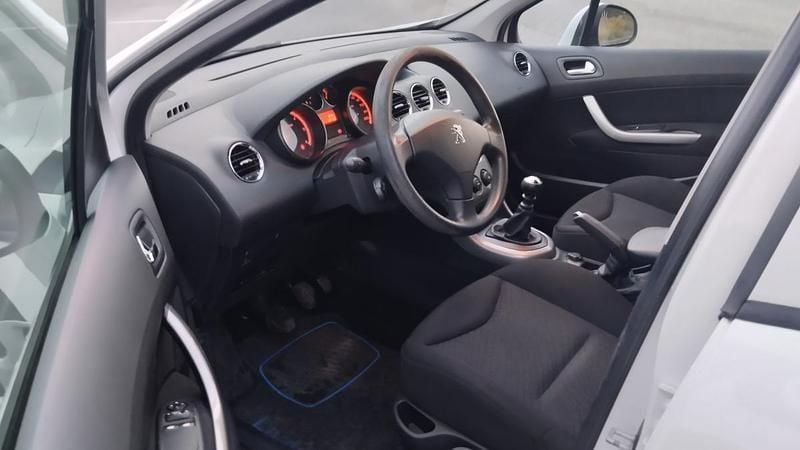 Usado Peugeot 308 90 HP (66 kW) 2011 Branco