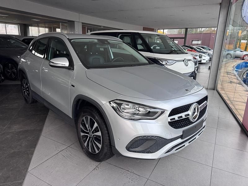 Cinza Usado 2021 Mercedes GLA250 Business SUV | € 34.980 - Imagem 1/4