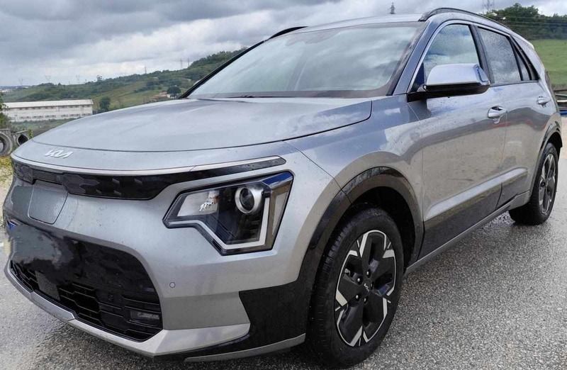 Cinzento Usado 2023 Kia e-Niro SUV | € 24.000 (Super Preço) - Imagem 1/4
