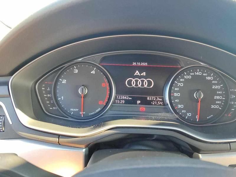 Usado Audi A4 150 HP (110 kW) 2017 Preto Carrinha