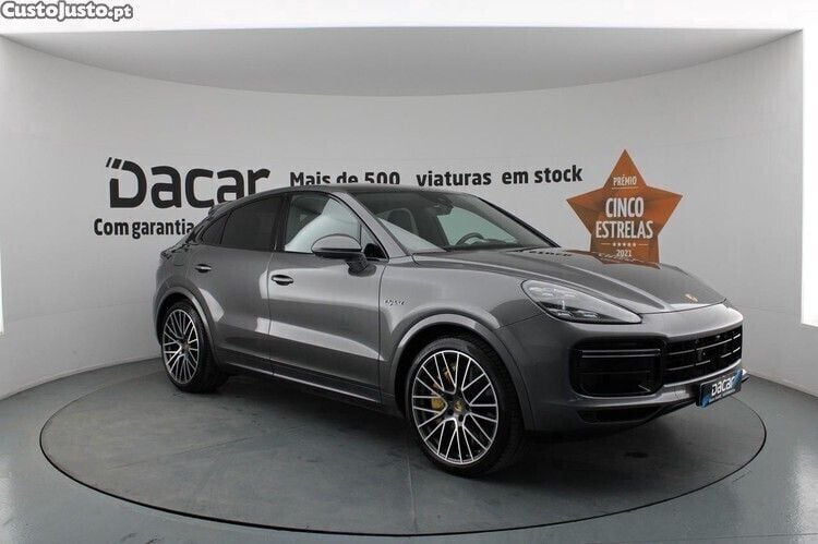 Cinza Usado 2019 Porsche Cayenne Turbo S SUV | € 127.500 - Imagem 1/1