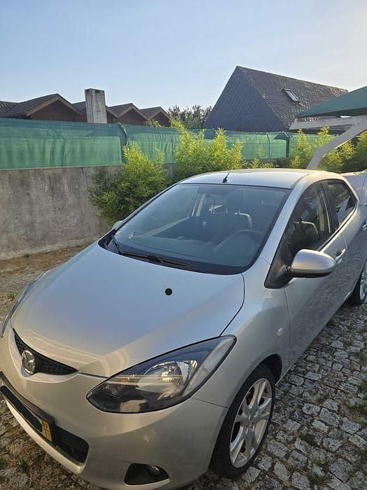 Usado 2007 Mazda 2 Comfort Sedan | € 5.500 - Imagem 1/4