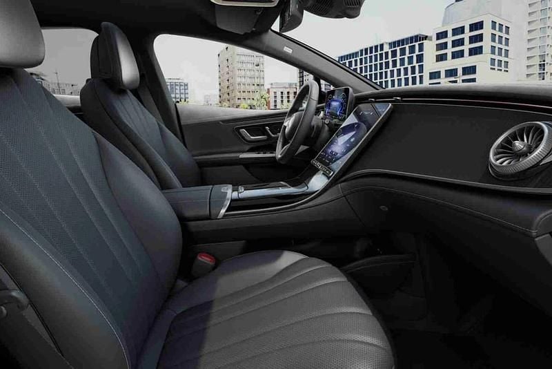 Preto Usado 2025 Mercedes EQE300 Edition Sedan | € 59.900 (Preço justo) - Imagem 1/4