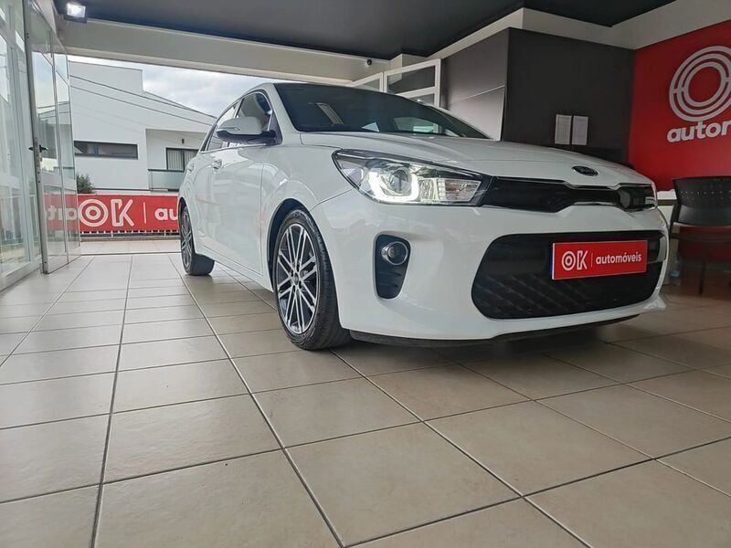 Branco Usado 2018 Kia Rio Citadino | € 17.350 (Preço elevado) - Imagem 1/4