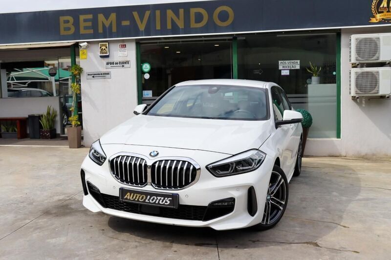 Branco Usado 2021 BMW 116 Sport Line Citadino | € 24.970 (Preço elevado) - Imagem 1/4