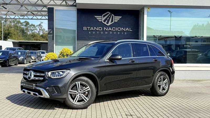 Cinza Usado 2022 Mercedes GLC200 SUV | € 37.900 - Imagem 1/4