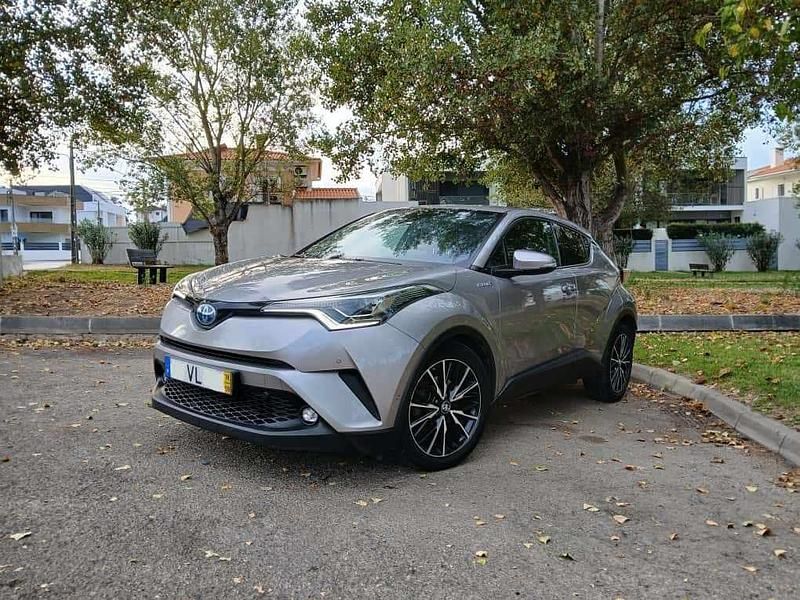 Cinzento Usado 2018 Toyota C-HR SUV | € 21.900 - Imagem 1/4