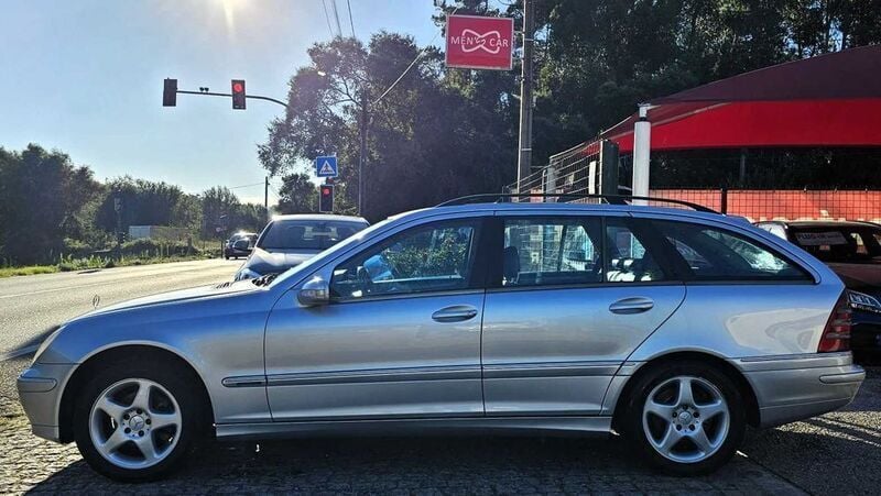 Usado Mercedes C220 Avantgarde 143 HP (105 kW) 2001 Sedan