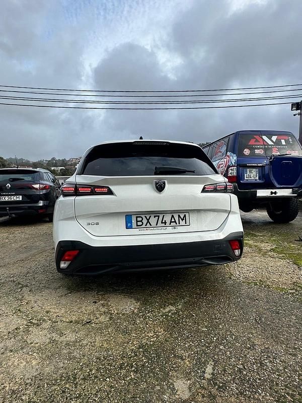 Usado Peugeot 308 Active 130 HP (95 kW) 2022 Branco Carrinha