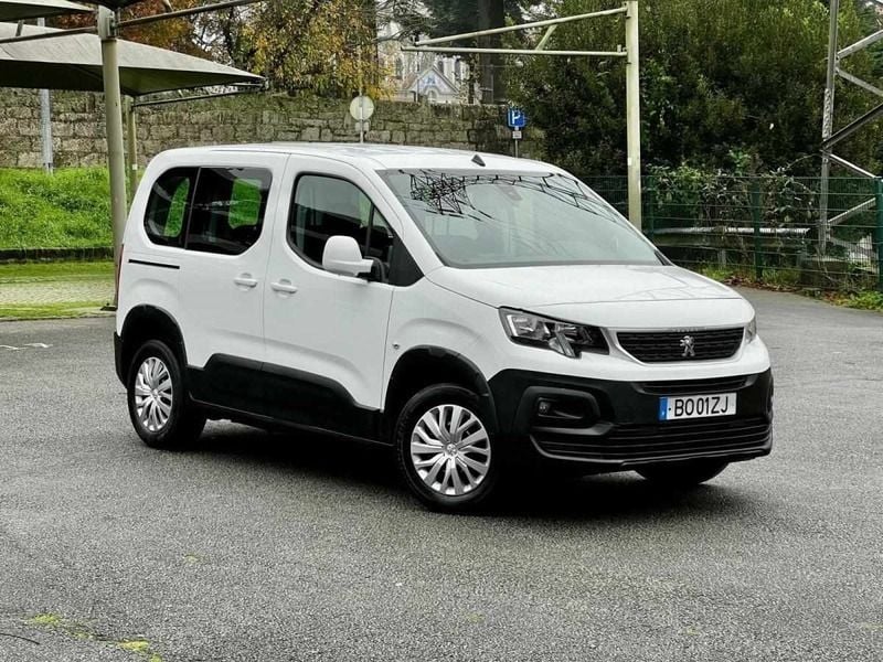 Branco Usado 2021 Peugeot Rifter Active Monovolume | € 17.500 - Imagem 1/4