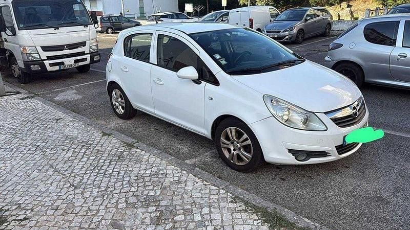 Usado 2010 Opel Corsa Sedan | € 3.000 (Super Preço) - Imagem 1/4