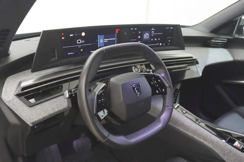 Usado Peugeot 5008 145 HP (106 kW) 2025 Azul SUV