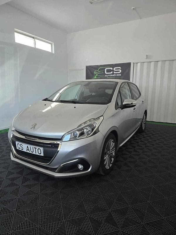 Cinzento Usado 2018 Peugeot 208 Citadino | € 10.900 (Preço elevado) - Imagem 1/4
