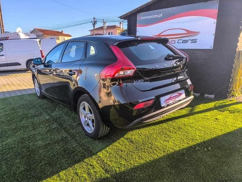 Usado Volvo V40 120 HP (88 kW) 2017 Preto