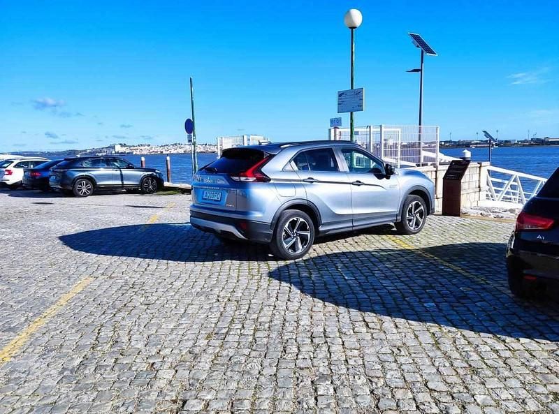 Usado Mitsubishi Eclipse 188 HP (138 kW) 2022 Cinzento Citadino