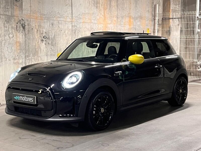 Preto Usado 2022 Mini Cooper SE Citadino | € 24.990 (Caro) - Imagem 1/4