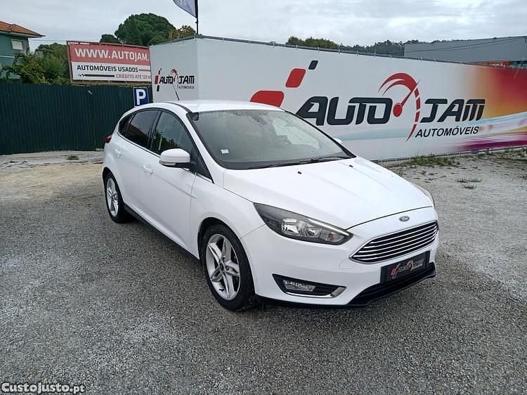 Branco Usado 2016 Ford Focus Titanium Citadino | € 13.500 (Caro) - Imagem 1/1