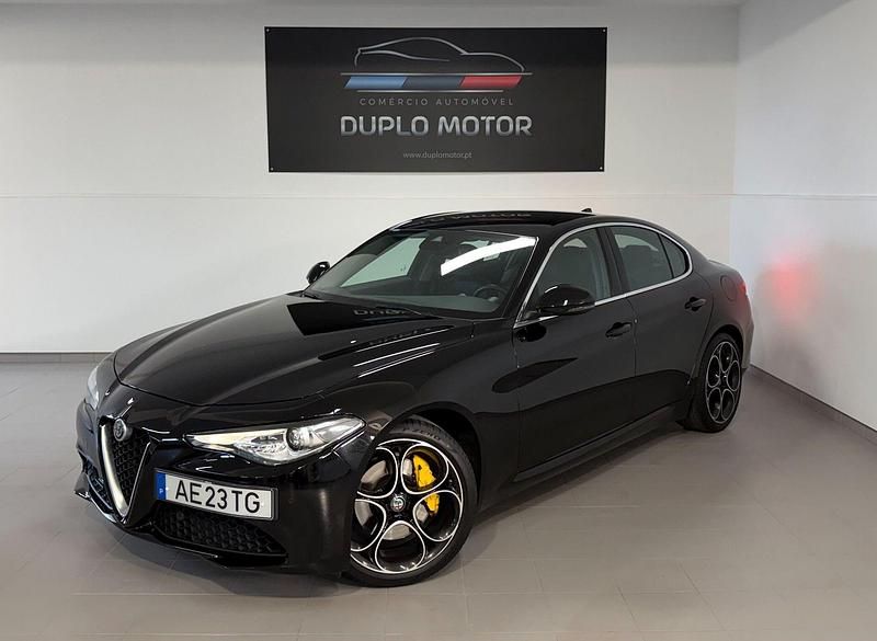 Usado Alfa Romeo Giulia Super 190 HP (139 kW) 2020 Preto Sedan